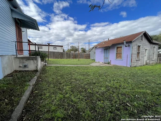 1011 Dawson St San Antonio, TX 78202