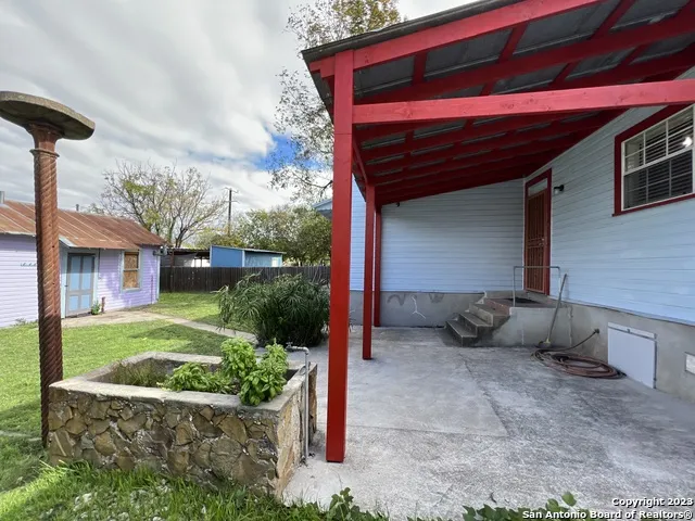 1011 Dawson St San Antonio, TX 78202