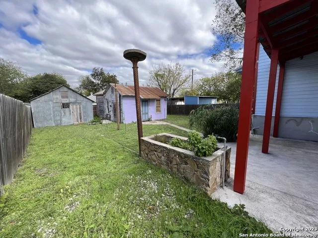 1011 Dawson St San Antonio, TX 78202