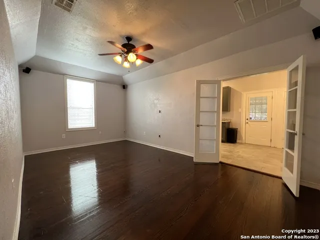 1011 Dawson St San Antonio, TX 78202