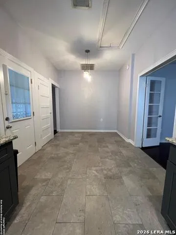 1011 Dawson St San Antonio, TX 78202