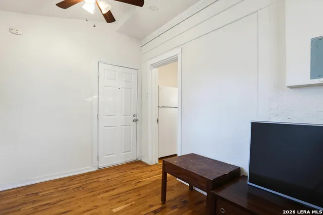 1025 W Craig Pl Unit 4 San Antonio, TX 78201