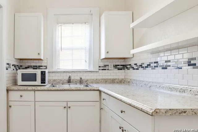 1025 W Craig Pl Unit 4 San Antonio, TX 78201