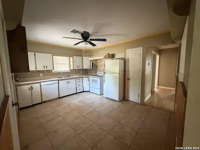 1315 Isabella Castroville, TX 78009