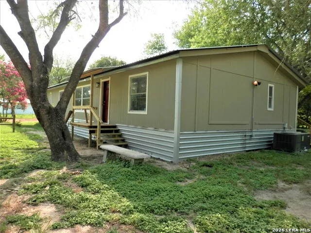 786 POTTHAST DR New Braunfels, TX 78130