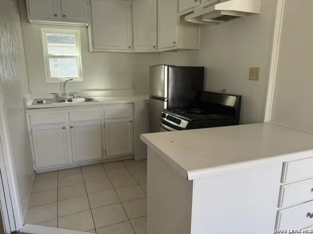 1506 W Thorain Blvd Unit BACK HOUSE San Antonio, TX 78201