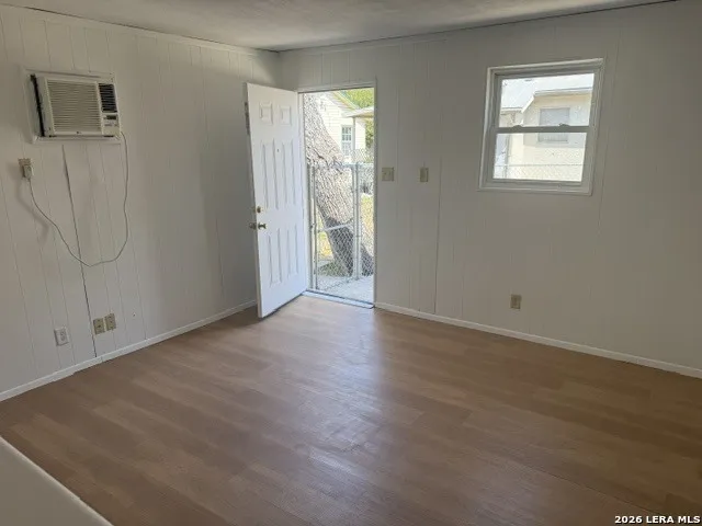 1506 W Thorain Blvd Unit BACK HOUSE San Antonio, TX 78201