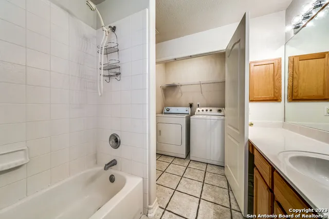 742 Sycamore Moon San Antonio, TX 78216