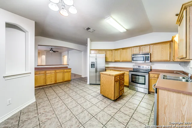 742 Sycamore Moon San Antonio, TX 78216