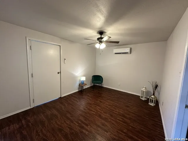 1619 Nolan Unit B San Antonio, TX 78202