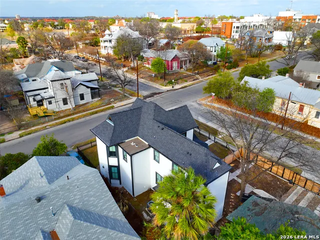 630 E CARSON ST San Antonio, TX 78208
