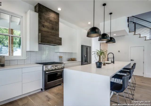 630 E CARSON ST San Antonio, TX 78208