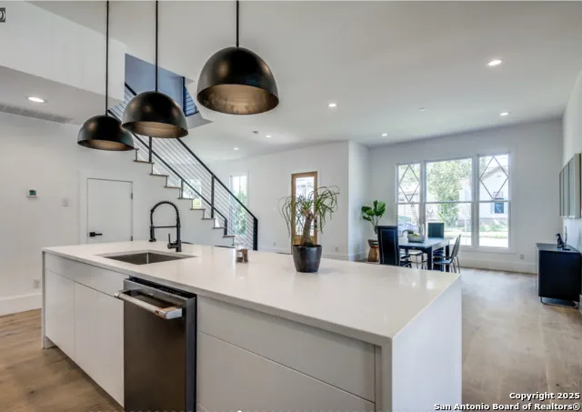 630 E CARSON ST San Antonio, TX 78208