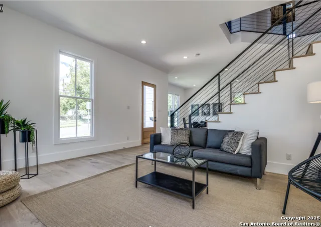 630 E CARSON ST San Antonio, TX 78208