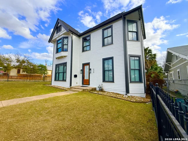 630 E CARSON ST San Antonio, TX 78208