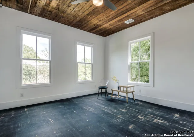 630 E CARSON ST San Antonio, TX 78208