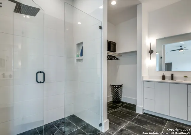 630 E CARSON ST San Antonio, TX 78208