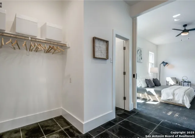 630 E CARSON ST San Antonio, TX 78208