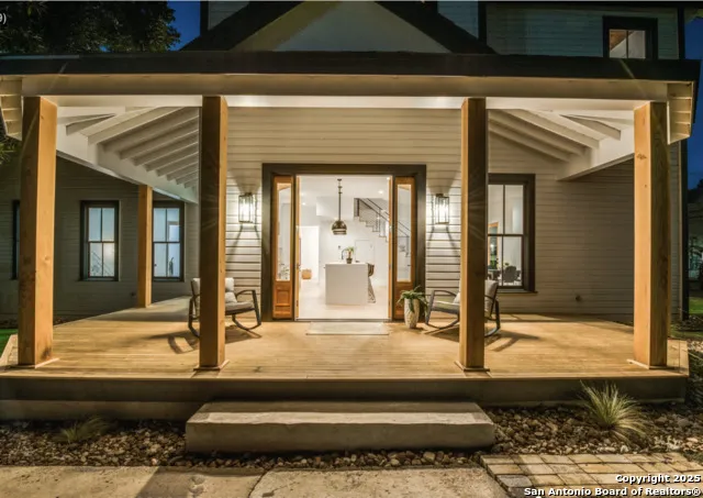 630 E CARSON ST San Antonio, TX 78208