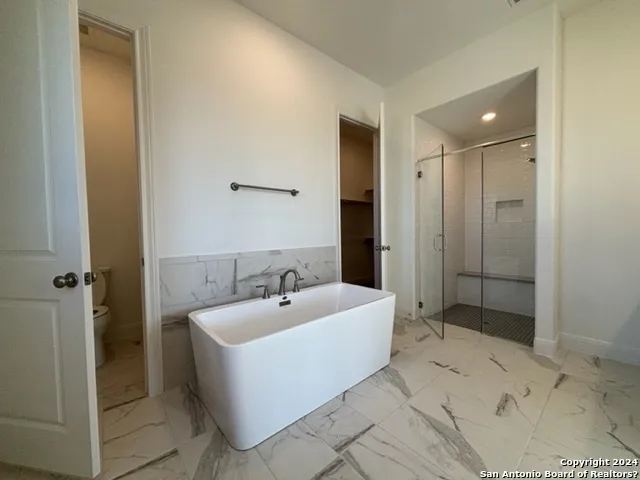152 W Magnolia Circle La Vernia, TX 78121
