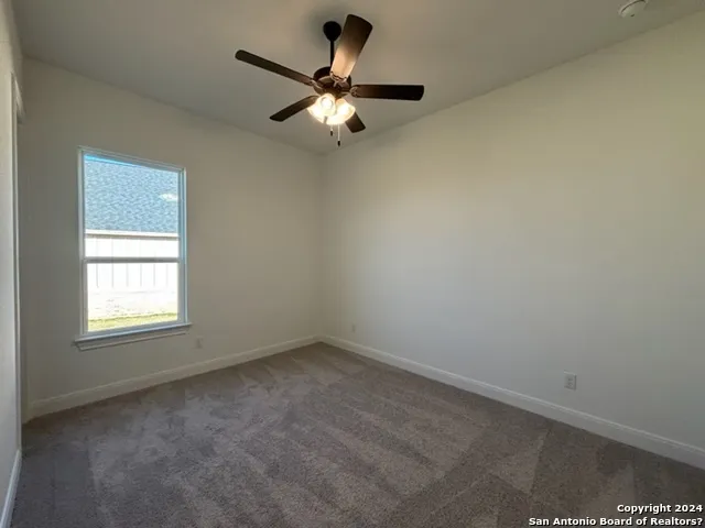 152 W Magnolia Circle La Vernia, TX 78121