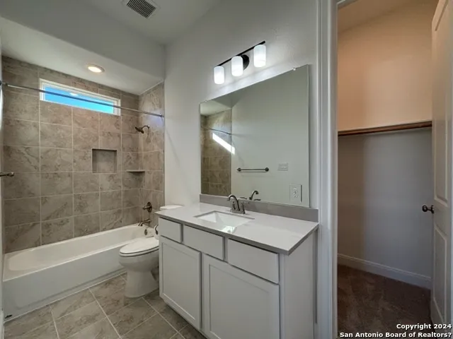 152 W Magnolia Circle La Vernia, TX 78121