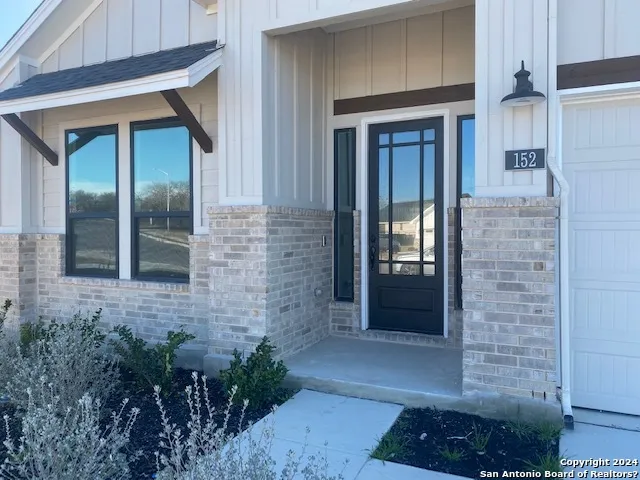 152 W Magnolia Circle La Vernia, TX 78121