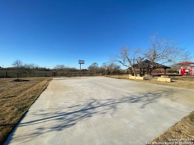 152 W Magnolia Circle La Vernia, TX 78121