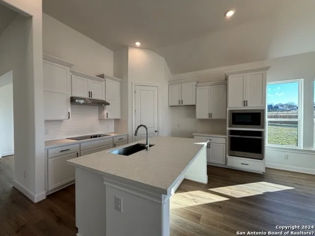 152 W Magnolia Circle La Vernia, TX 78121