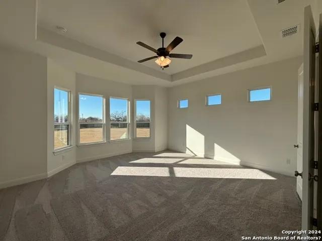 152 W Magnolia Circle La Vernia, TX 78121