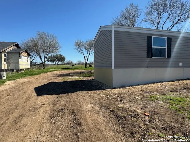 18480 LEAL RD San Antonio, TX 78221