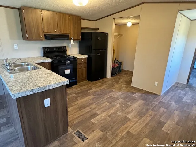 18480 LEAL RD San Antonio, TX 78221