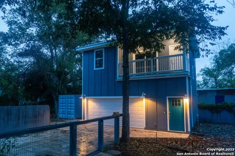 114 Glenwood Ct Unit 2