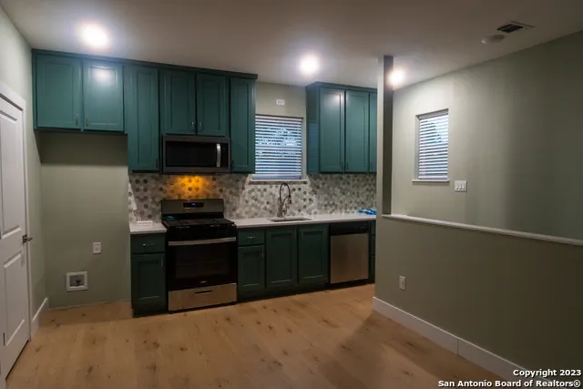 114 Glenwood Ct Unit 2 San Antonio, TX 78210