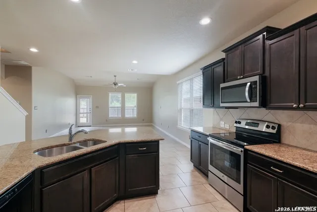 212 CAMPFIRE WAY Cibolo, TX 78108
