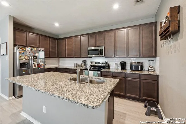 4522 HEATHERS CROSS St Hedwig, TX 78152