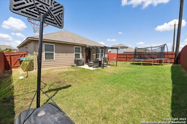 4522 HEATHERS CROSS St Hedwig, TX 78152