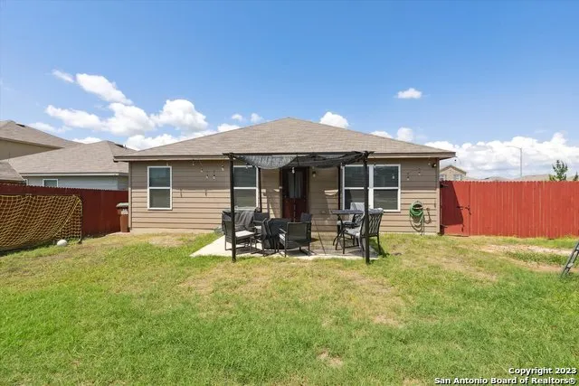 4522 HEATHERS CROSS St Hedwig, TX 78152