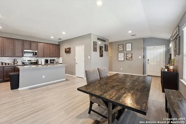 4522 HEATHERS CROSS St Hedwig, TX 78152