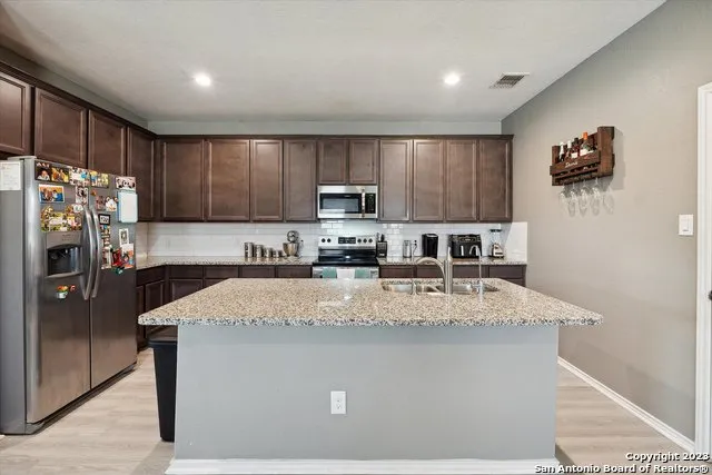 4522 HEATHERS CROSS St Hedwig, TX 78152