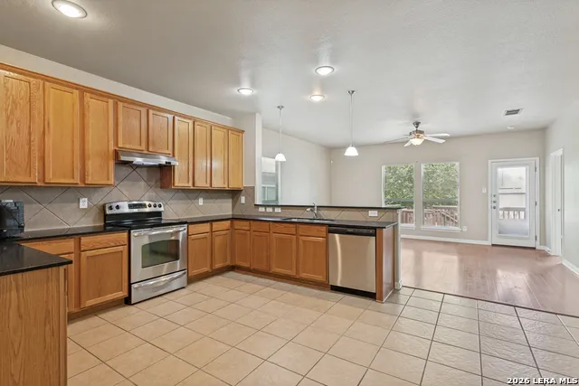 6707 BUCKHORN CLF San Antonio, TX 78233
