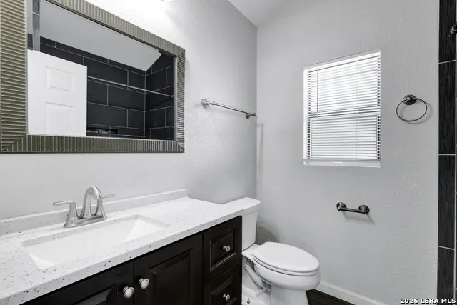 5702 CHARLIE CHAN DR San Antonio, TX 78240