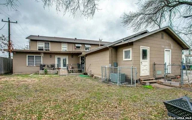 511 EXETER RD San Antonio, TX 78209