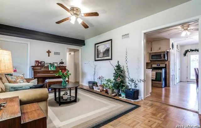 511 EXETER RD San Antonio, TX 78209
