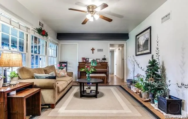 511 EXETER RD San Antonio, TX 78209