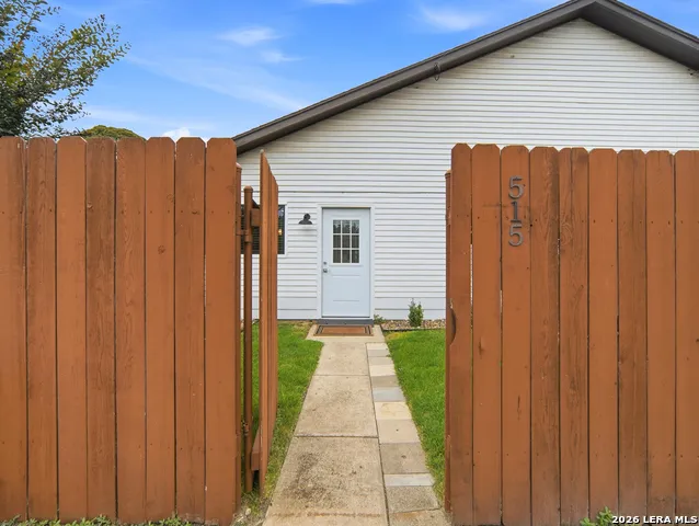 515 OAK PARK DR Unit 515 Boerne, TX 78006
