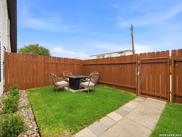 515 OAK PARK DR Unit 515 Boerne, TX 78006