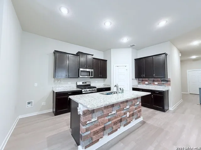 10739 Rosalina Loop Converse, TX 78109