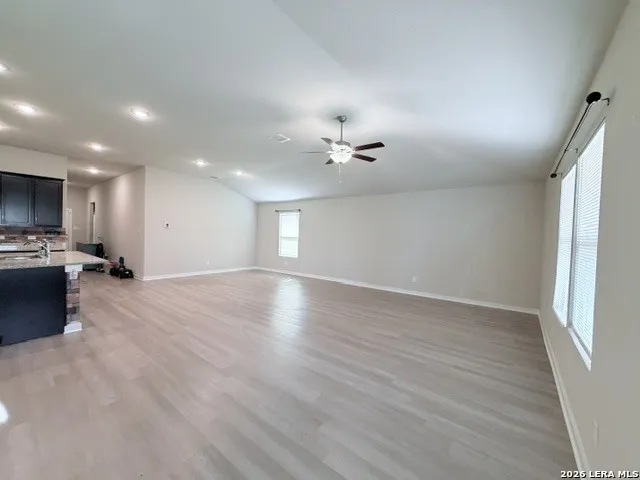 10739 Rosalina Loop Converse, TX 78109