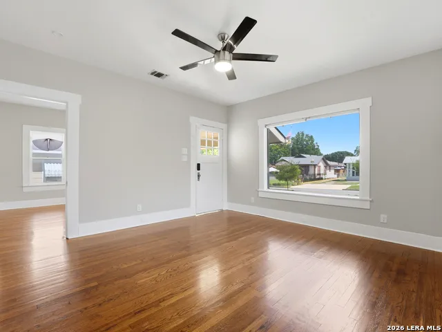 1219 E DREXEL AVE San Antonio, TX 78210